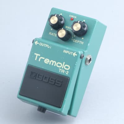 Boss TR-2 Tremolo Guitar Effects Pedal P-25348