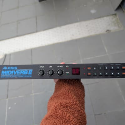 Alesis Midiverb II 16-Bit Digital Effects Processor | Reverb