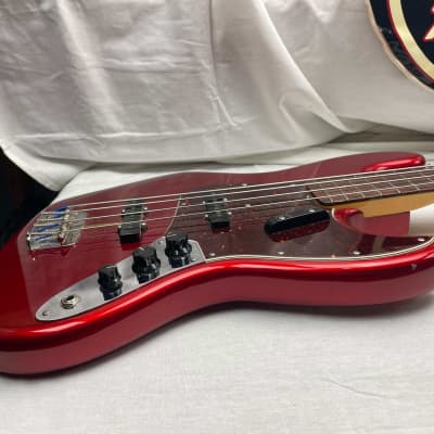 Fender American Original '60s Jazz Bass 4-string J-Bass with COA & Case 2018 - Candy Apple Red / Rosewood fingerboard image 9