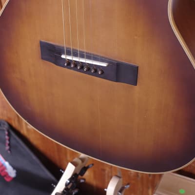 Morgan Monroe MV-EC-01 acoustic electric Guitar w/ Case - used image 6