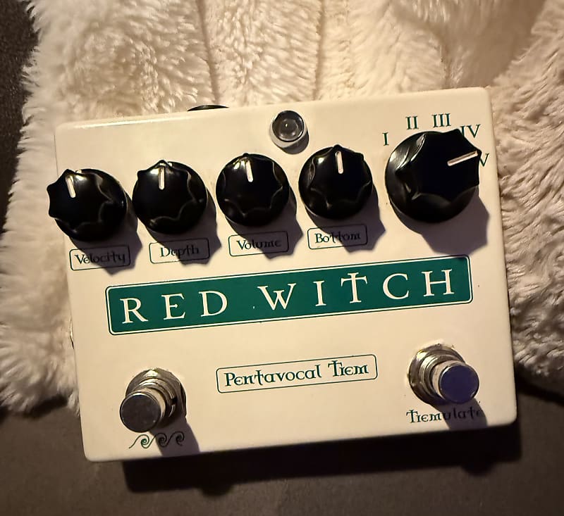 Red Witch Pentavocal Tremolo | Reverb