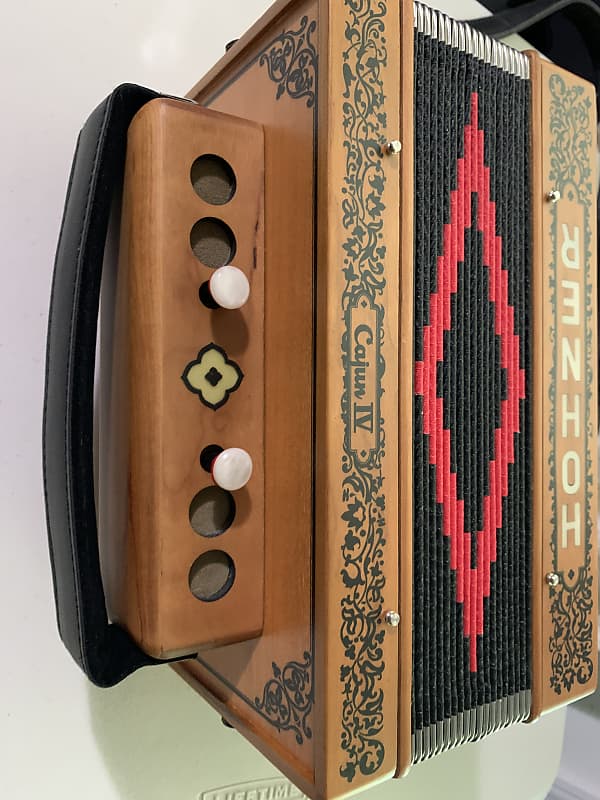 Hohner Cajun IV