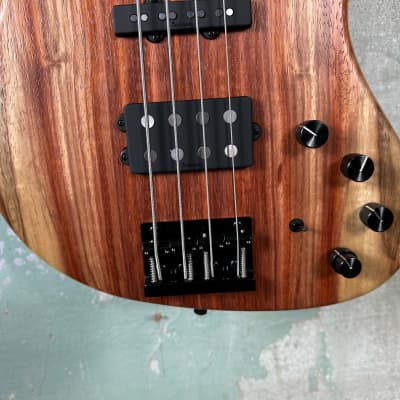 Mint Sadowsky MetroLine Limited Edition Masterbuilt M/J Bass 2024 - Marbled Padouk top with Okoume body image 3