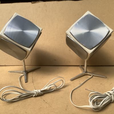 Grundig Audiorama 700 hifi cube vintage speakers / amazing design