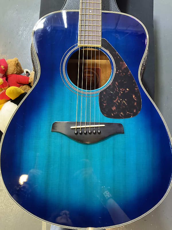 Yamaha FS720S Folk Acoustic Guitar