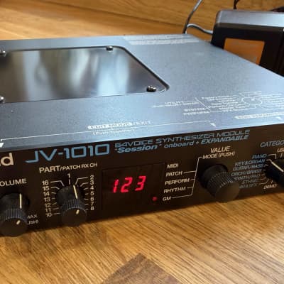 Roland JV-1010 64-Voice Synthesizer Module with 'Session' expansion module 1999 - 2003 - Black