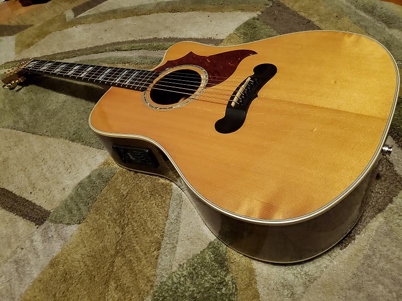 Gibson Songwriter Deluxe Cutaway 2005 - 2008 | Reverb Canada