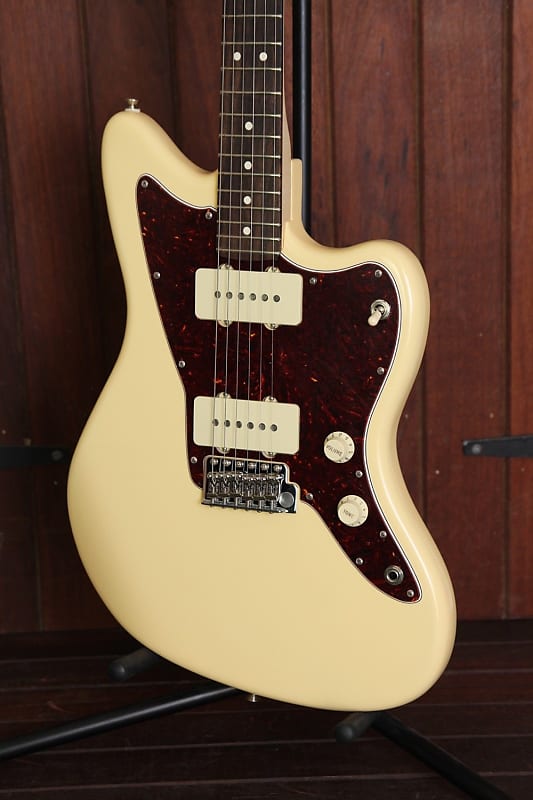 Fender American Performer Jazzmaster Vintage White | Reverb