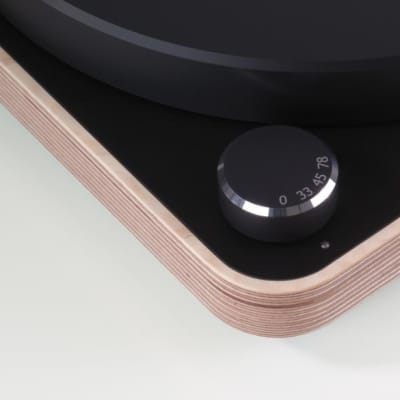 Concept Wood Turntable w Satisfy Carbon Tonearm (Silver) andConcept MC Cartridge image 3
