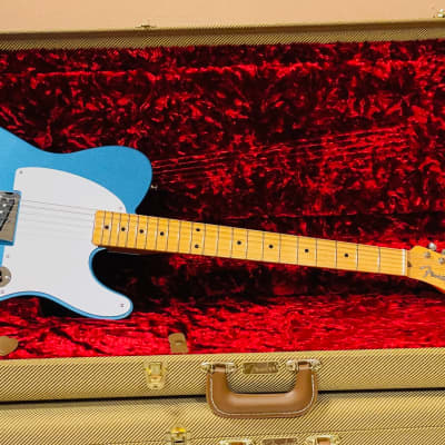 Fender Esquire Vintage 1950 Reissue 70th Anniversary model*rare Lake Placid Blue*sounds/plays/looks and feels really great * produces the authentic 1950s Twang Tone*comes with US GG Fender Tweed Case*collectors guitar in mint condition for sale