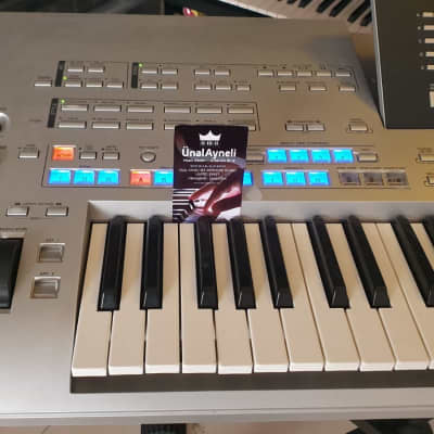 Yamaha Tyros4 61-Key Arranger Workstation Keyboard image 9
