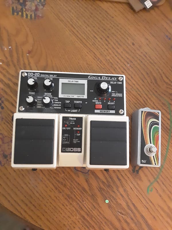 Boss DD-20 Giga Delay With Switch image 1