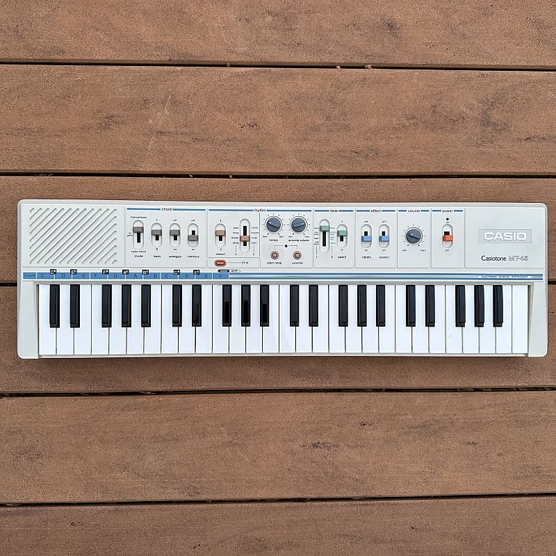 Casio MT-45 Casiotone Vintage 1982 49-Key Synthesizer Keyboard - White image 1