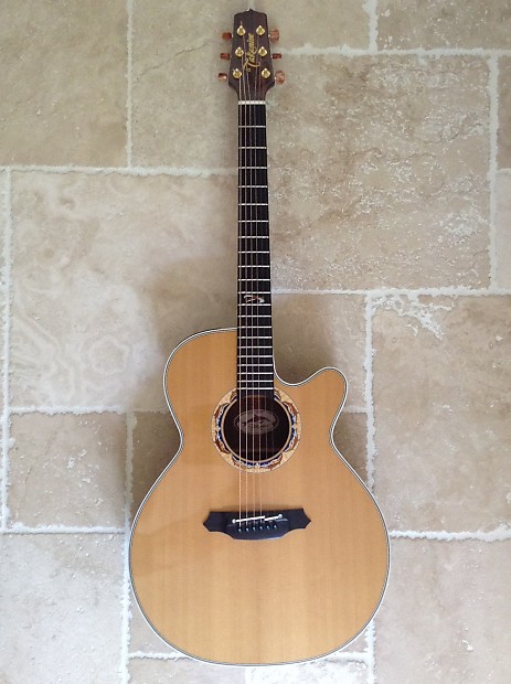 Takamine 2001 Limited Edition - Dolphin Inlay - OHSC