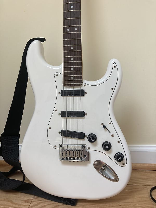Squier Deluxe Stratocaster Hot Rails | Reverb