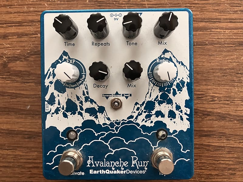 EarthQuaker Devices Avalanche Run Stereo Reverb & Delay with Tap Tempo V2