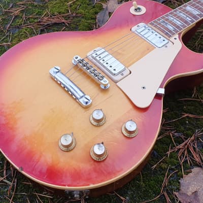 Gibson Les Paul DeLuxe 1974 image 2