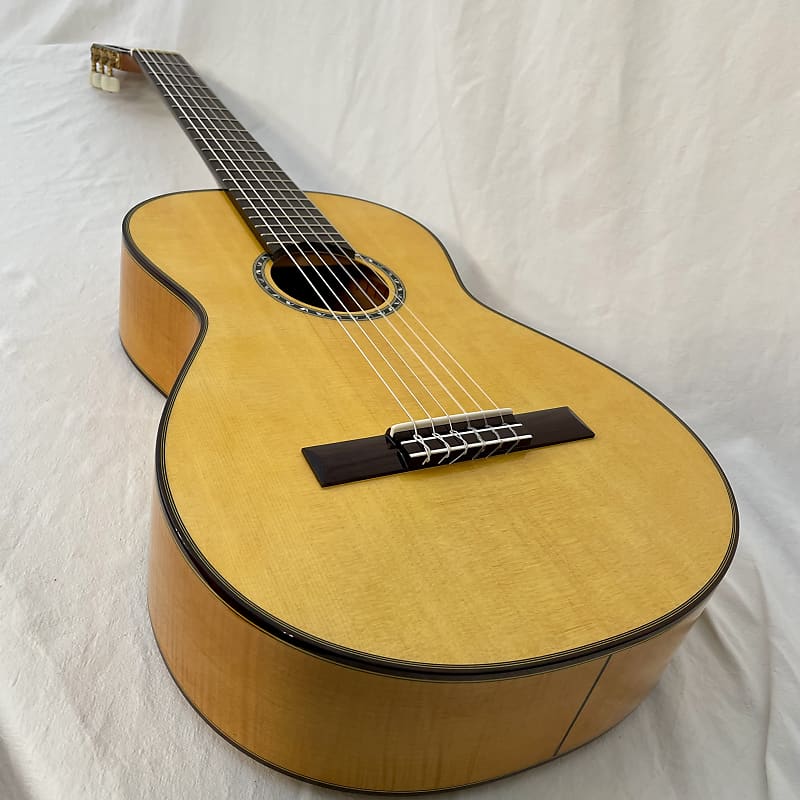 YAIRI KY CYTM 2023 61507. Masterworks. Acoustic Classical Parlour. Hardcase. Made in Japan. Dominic Miller s favourite guitar