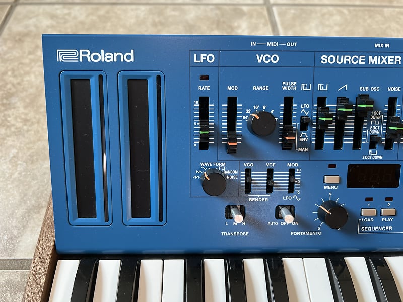 Roland Boutique SH-01A Blue Synthesizer Rare w/ DK-01 Dock
