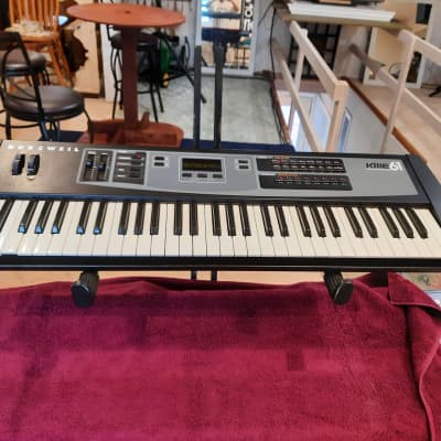 Kurzweil KME  61  Note Keyboard with new sustain pedal image 2