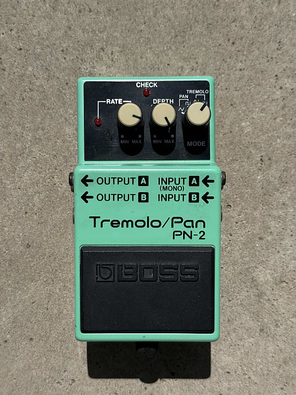 Boss PN-2 Tremolo/Pan