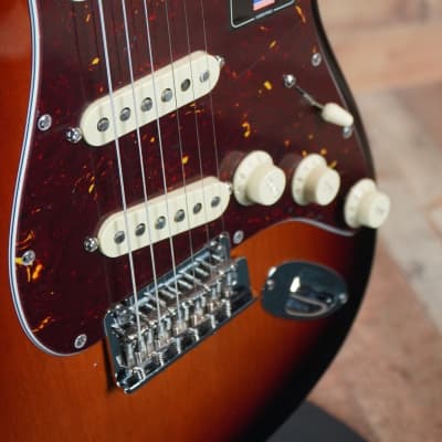 Fender  American Professional II Stratocaster®, Rosewood Fingerboard, 3-Color Sunburst image 10