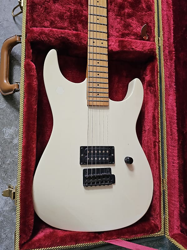 FERNANDES リミテッドエディション stc-70 ストラトモデル FERNANDES リミテッドエディション stc-70 ストラトモデル