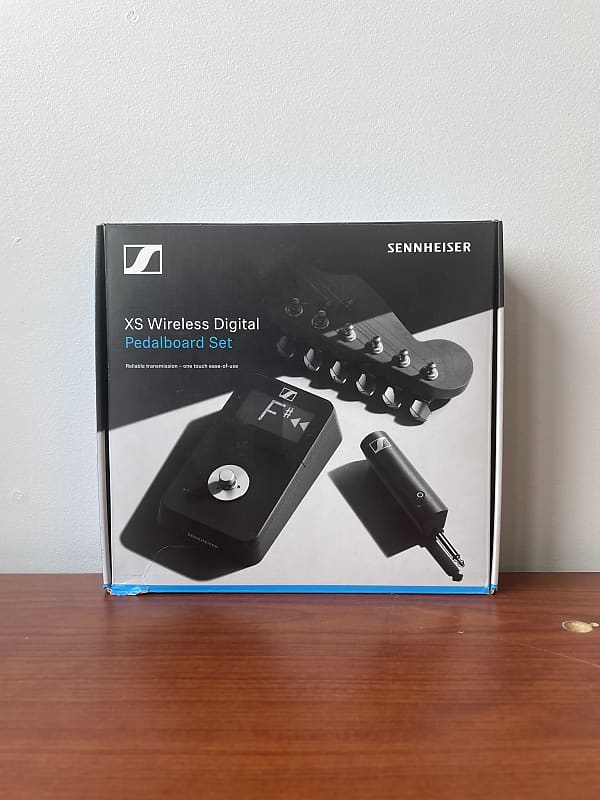 Sennheiser XSW-D PEDALBOARD SET Digital Wireless Guitar System With  Pedalboard Receiver (2.4 Ghz) (DEMO)