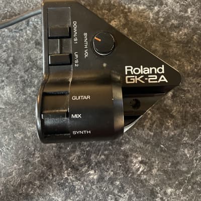 Roland GK-1 23-pin guitar synthesizer pickup/driver w/ built in 23