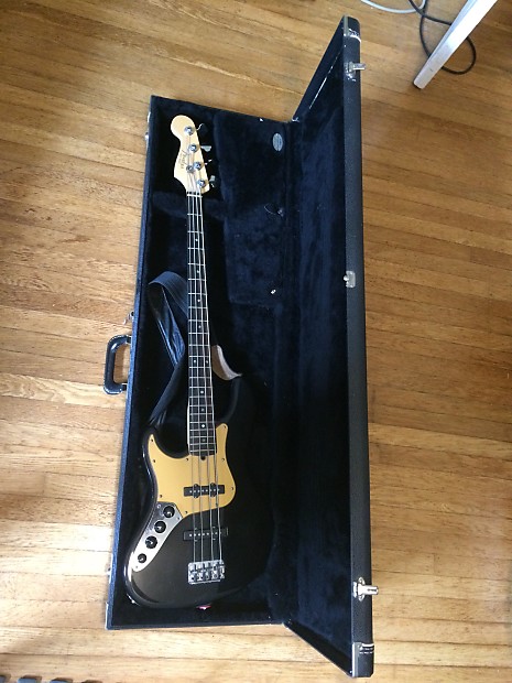 Fender jazz outlet bass gold pickguard
