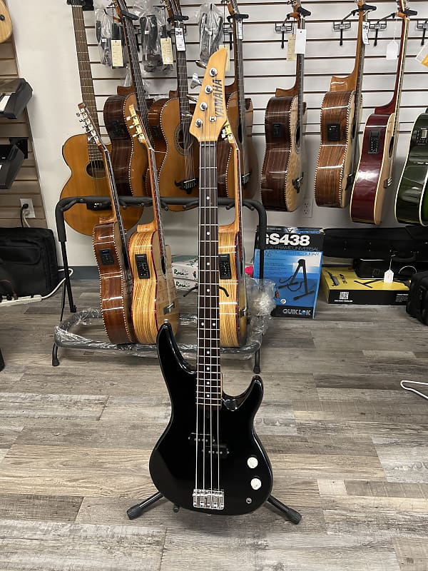 Yamaha 4 string electric bass guitar Black | Reverb