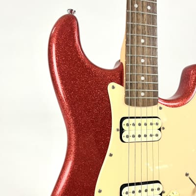 Squier Bullet Stratocaster HH with Tremolo 2010 - 2014 - Red Sparkle image 3
