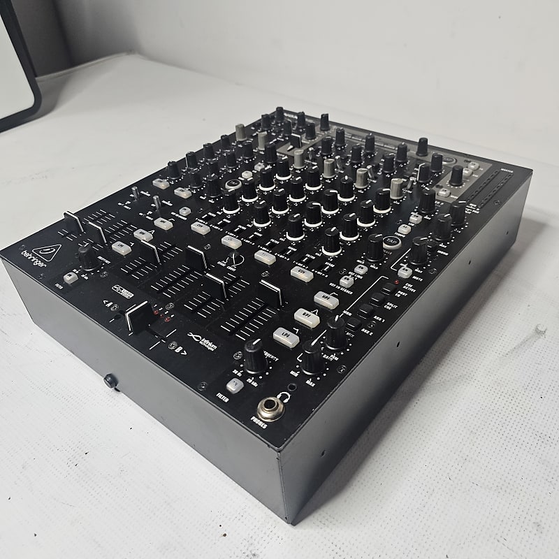 Behringer NOX606 6-Channel DJ Mixer | Reverb