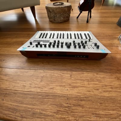 Korg Minilogue 4-Voice Polyphonic Analog Synthesizer 2016 - Present - Silver image 4