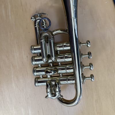 Professional Four Valve Three Tone Lacquer Brass Piccolo Trumpet - China  Trumpet and Natural Trumpet price