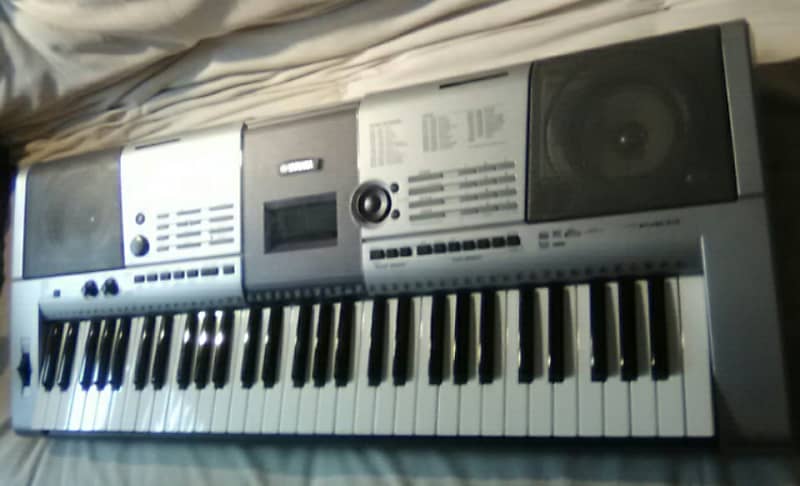 Yamaha PSR-E403 Portable Keyboard. Dead Mint, 100% | Reverb