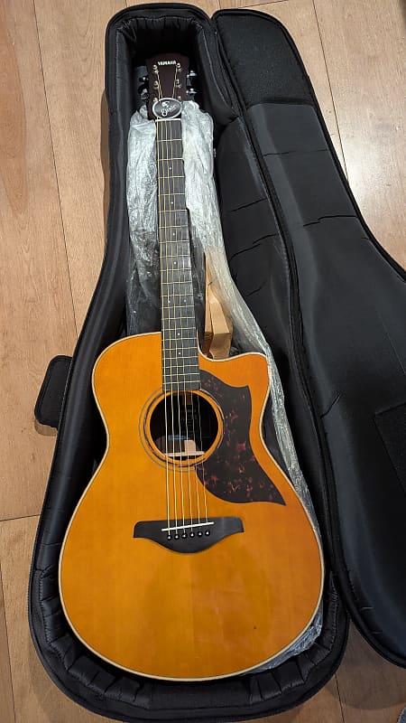 Yamaha AC3R A-Series Concert Acoustic/Electric Guitar Natural w