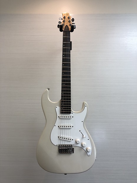 Greg Bennett Design Malibu MB 1 PW Samick music Signature series V.G