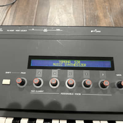 Yamaha S30 Synth
