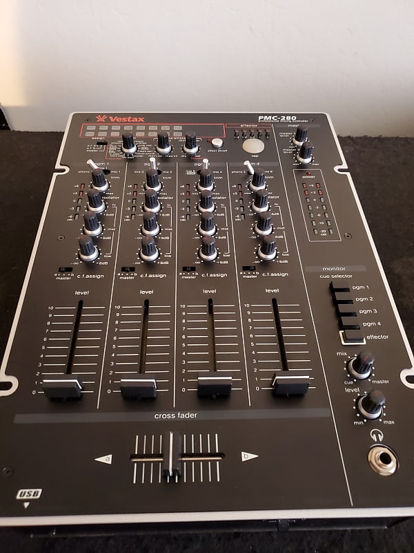 Used EXCELLENT Condition Vestax PMC-280 2008 4-Channel Black Professional  Mixer