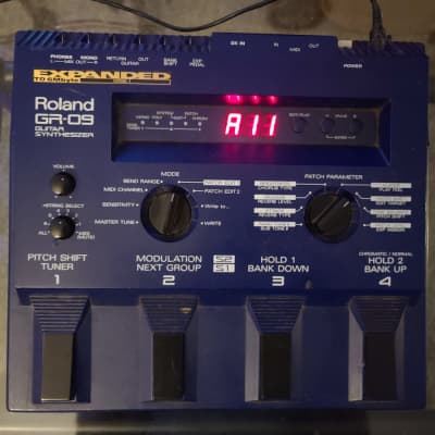 Roland GR-09 - Expanded 1994 - 1996 - Blue