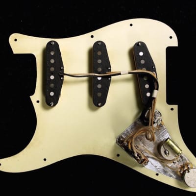 Stratocaster / Strat Aged Loaded Guard / Loaded Pickguard 1963-1964-1965 Greenish - Aged - Relic image 2