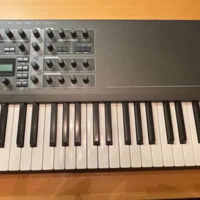 Access Virus TI2 Desktop Digital Synthesizer 61-keys