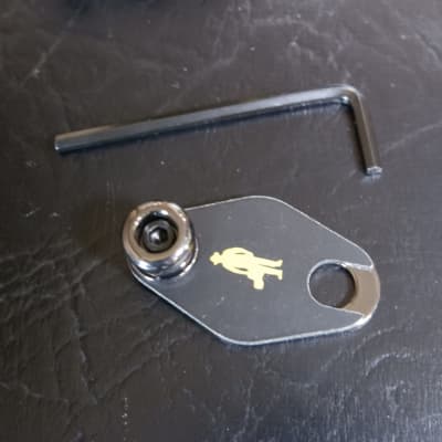 Music Nomad MN272 Acousti-Lok for Taylor Guitars with a 9 Volt Expression System image 3