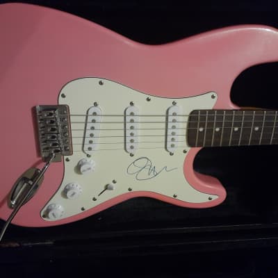 Gwen Stefani Signed Guitar / Autographed Guitar Stratocaster Style Glitter Pink Electric Guitar *As Pictured* GENUINE SIGNATURE With C.O.A! image 12