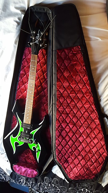 Warlock outlet guitar case