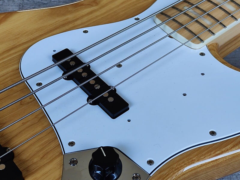 2020 Fender Japan Traditional 70's Jazz Bass (Natural) | Reverb Canada