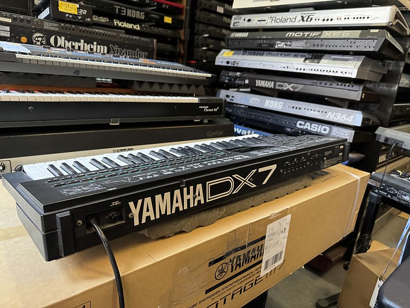 Yamaha DX7IIFD 16-Voice Synthesizer /Keyboard with Floppy Drive ,Clean //ARMENS// image 1