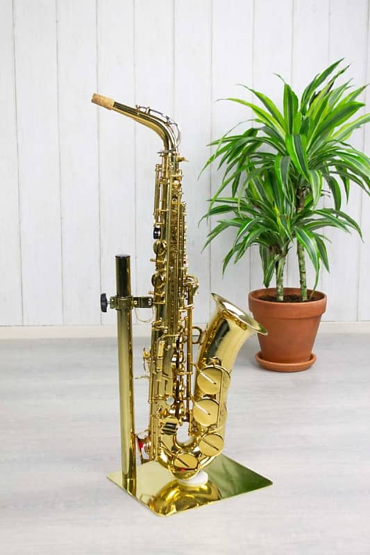 Amati AAS-32 alt saxophone Gold lacquerd