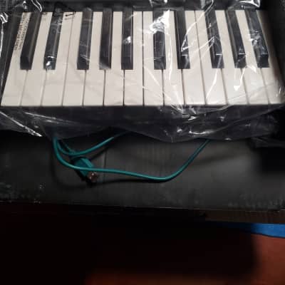 Novation Launchkey Mini MKII MIDI Keyboard Controller 2015 - 2019 - Black